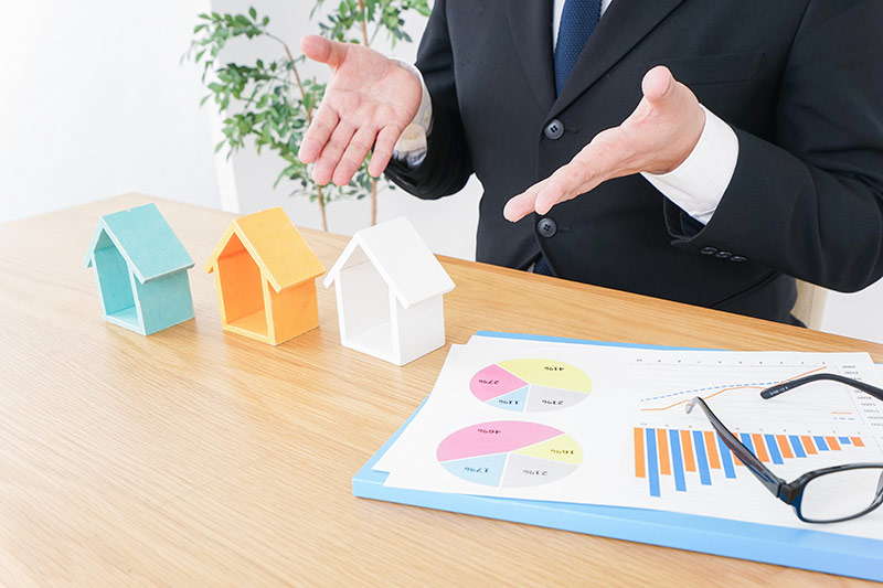 不動産会社のビジネスマン